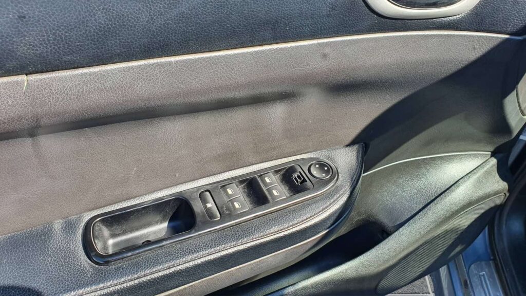 Peugeot 307CC 16v CABRIO 2004