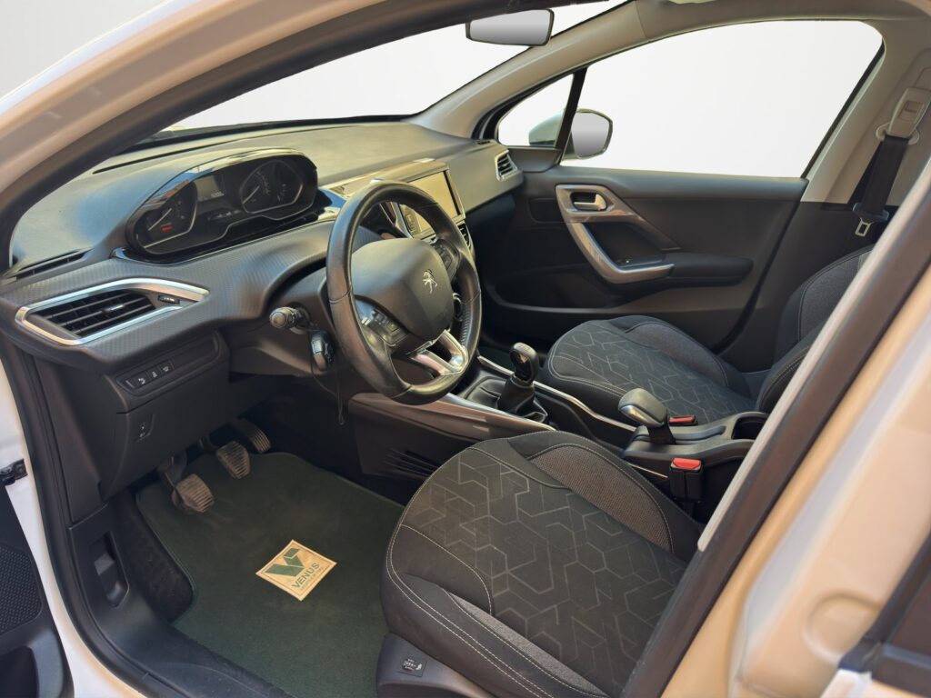 Peugeot 2008 Blue HDI Diesel 2016