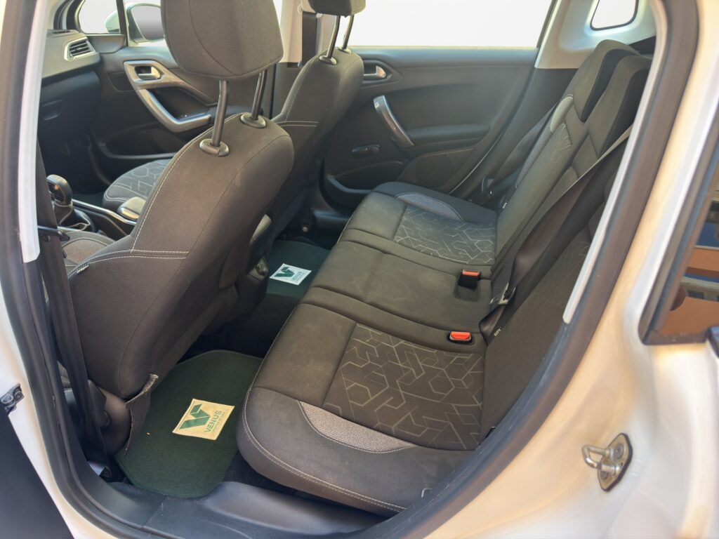 Peugeot 2008 Blue HDI Diesel 2016