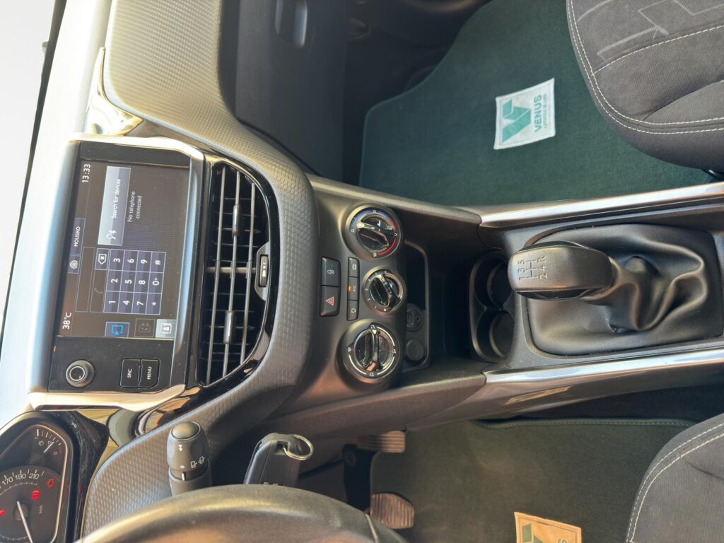 Peugeot 2008 Blue HDI Diesel 2016