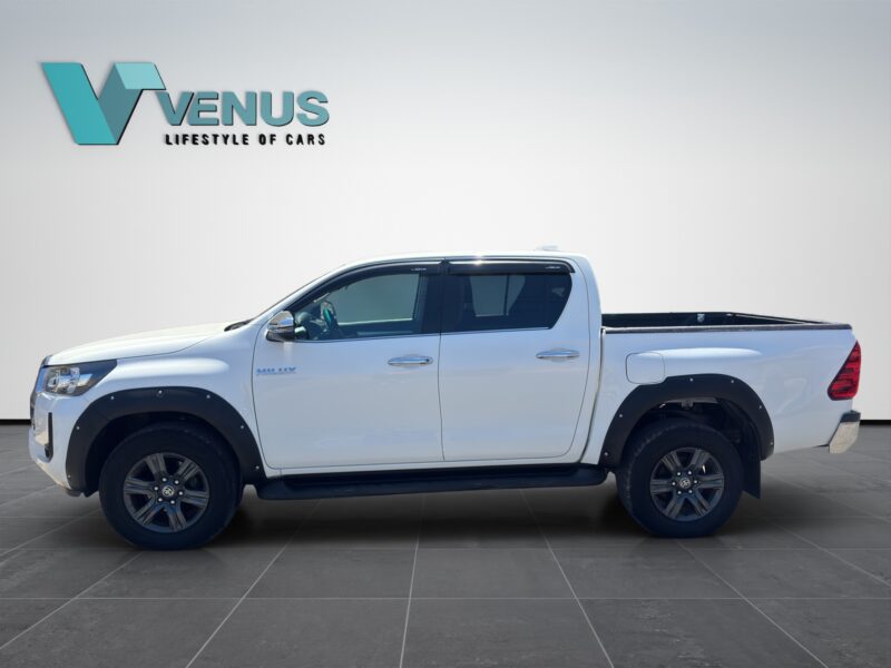 Toyota Hilux D-4D Double Cabin 4x4 Auto 2023 ΕΤΟΙΜΟΠΑΡΑΔΟΤΟ