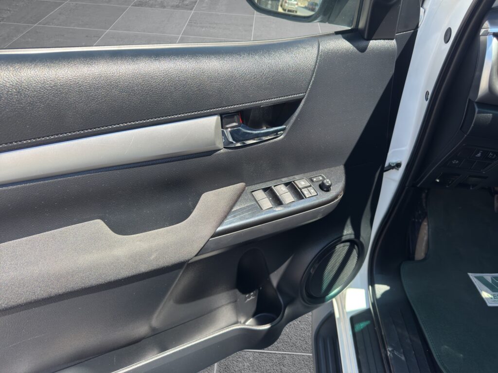 Toyota Hilux D-4D Double Cabin 4x4 Auto 2023 ΕΤΟΙΜΟΠΑΡΑΔΟΤΟ