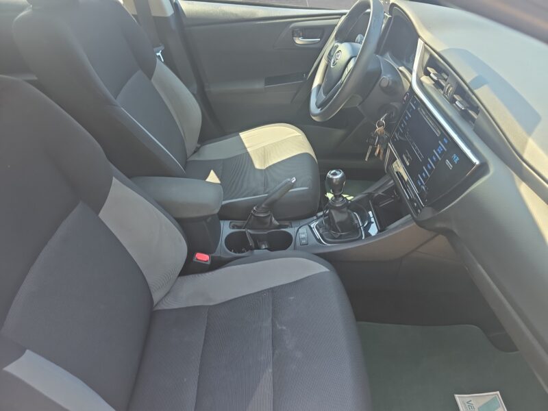 Toyota Auris D-40 Diesel 2016 - ΠΡΟΣΦΟΡΑ ΓΙΑ ΛΙΓΕΣ ΜΕΡΕΣ