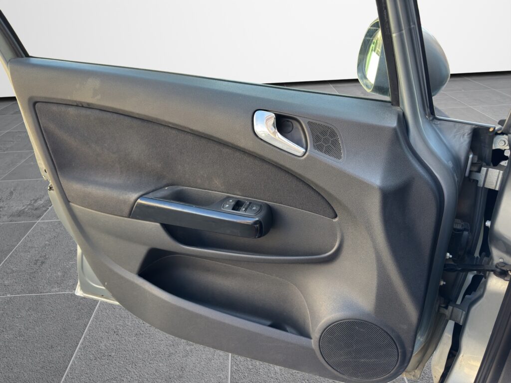 Opel Corsa 1.2 16v Twinport 2010