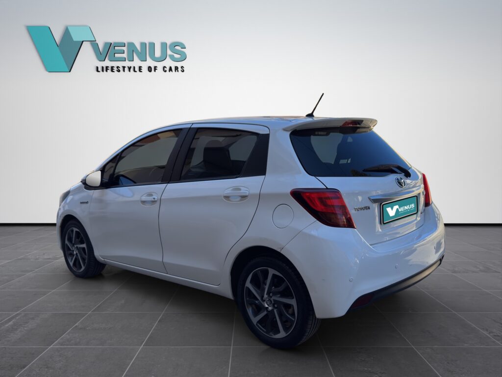 Toyota Yaris Hybrid Auto 2017