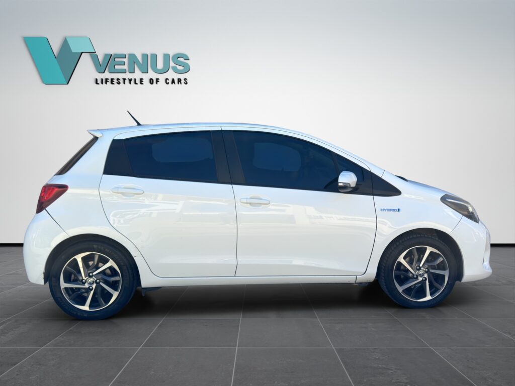 Toyota Yaris Hybrid Auto 2017