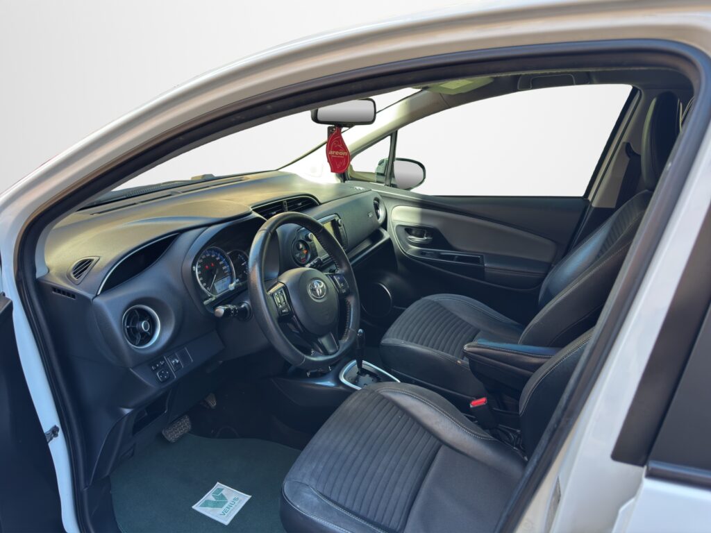Toyota Yaris Hybrid Auto 2017