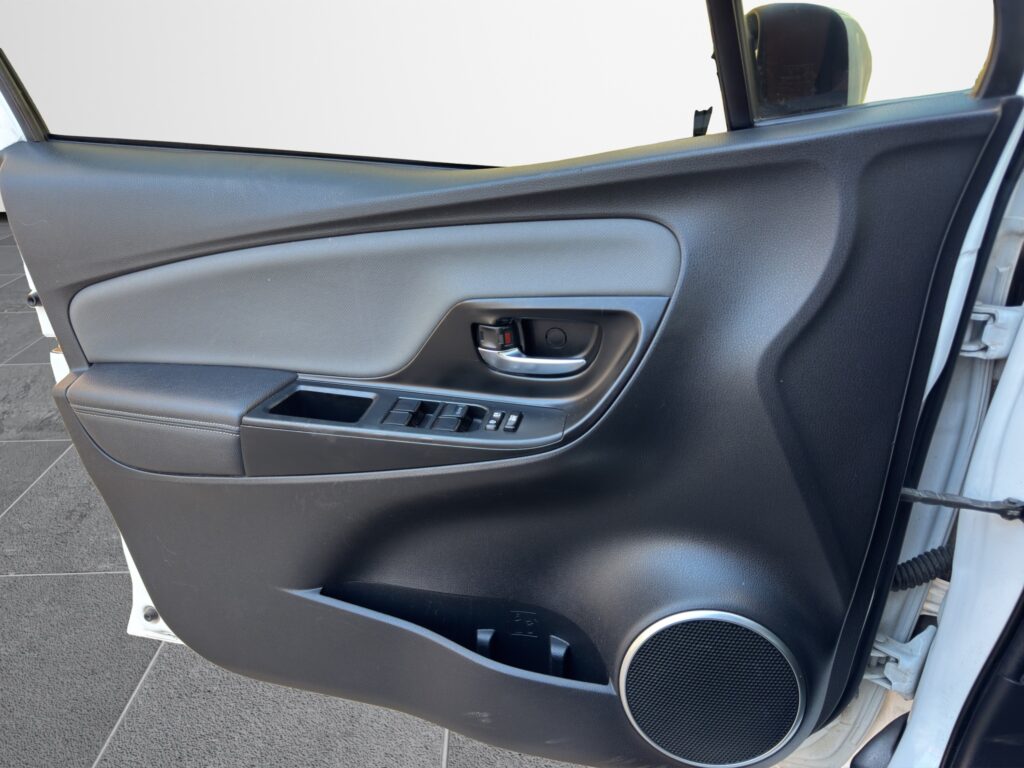 Toyota Yaris Hybrid Auto 2017