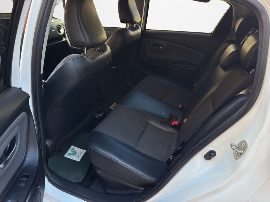 Toyota Yaris Hybrid Auto 2017