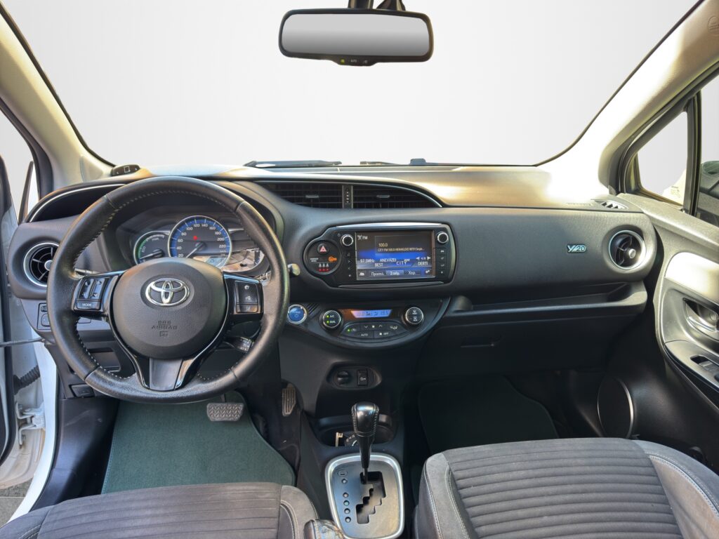 Toyota Yaris Hybrid Auto 2017