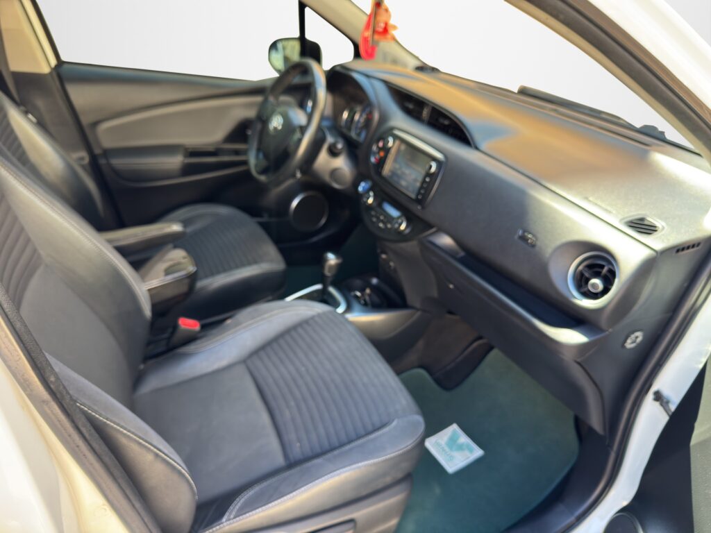 Toyota Yaris Hybrid Auto 2017