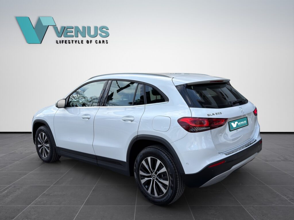 Mercedes-Benz GLA 250e Hybrid Plug-In Auto 2022