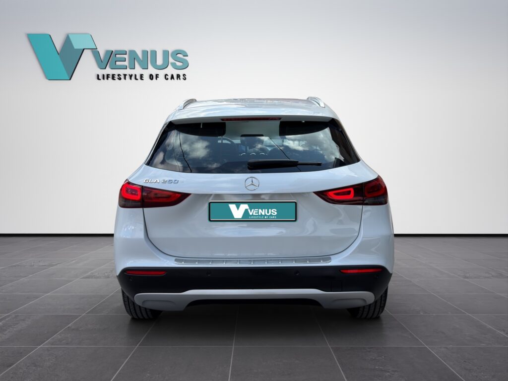 Mercedes-Benz GLA 250e Hybrid Plug-In Auto 2022